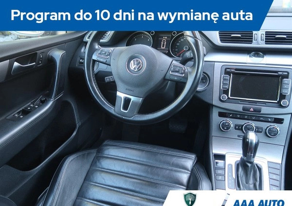 Volkswagen Passat cena 45000 przebieg: 205790, rok produkcji 2013 z Lesko małe 232